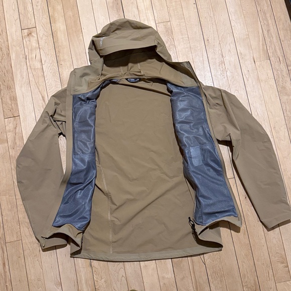 Arc'teryx Gamma LT Softshell Jacket - Picture 3 of 8